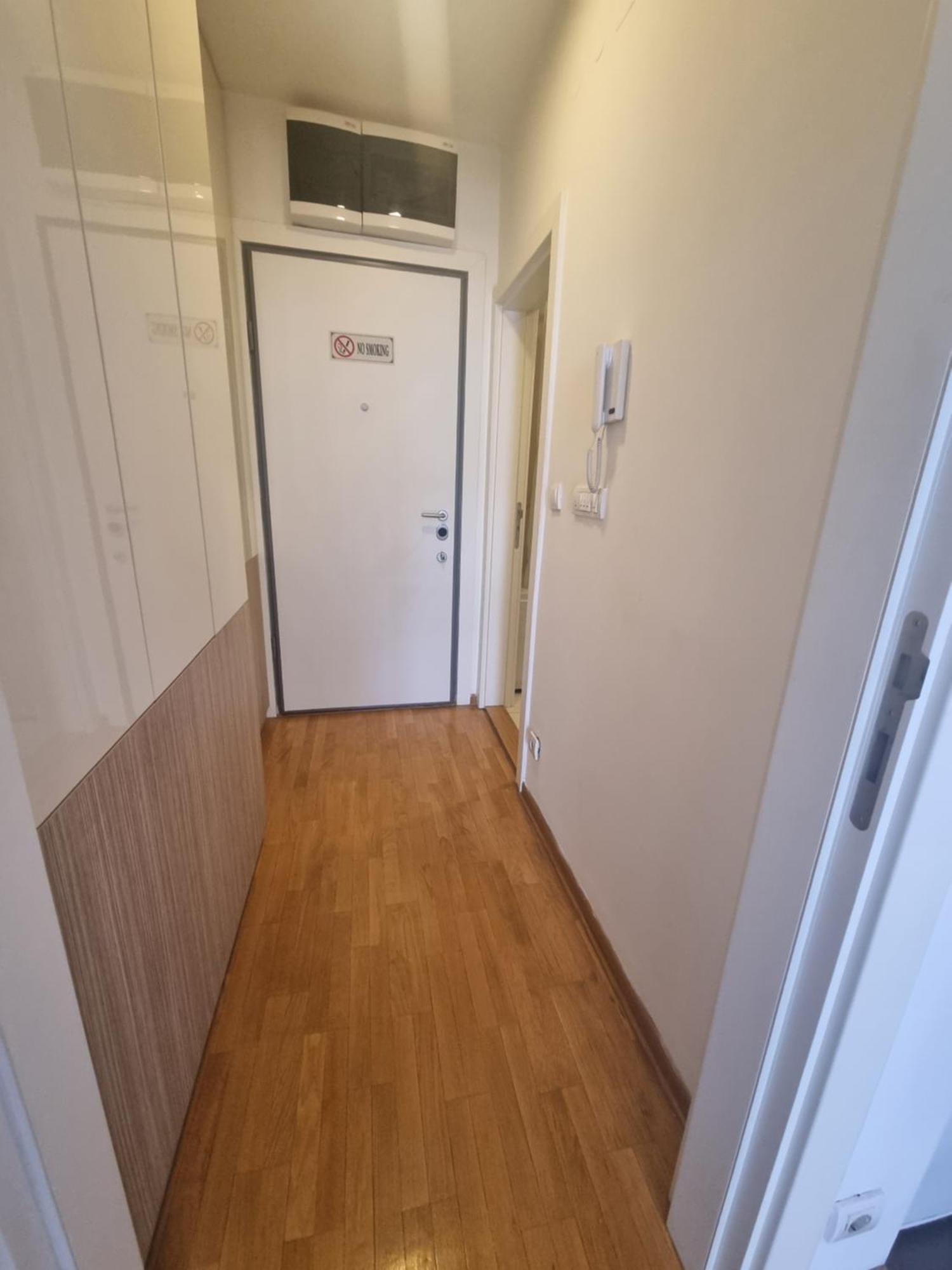 Laguna Apartment